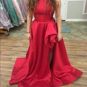 Red Sherri Hill Prom Dress